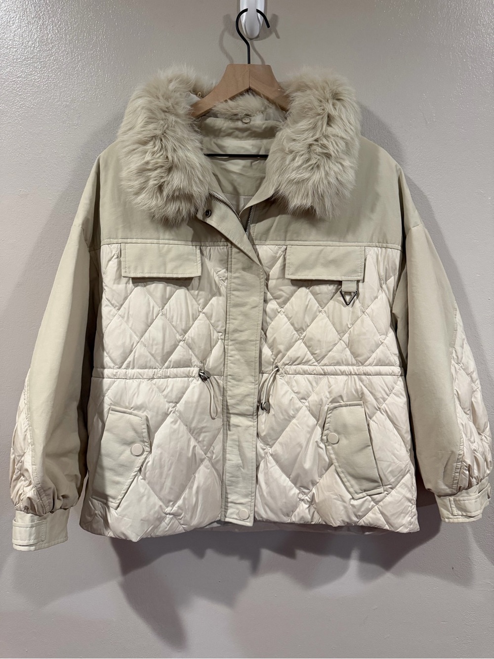 NWOT Women's Cream Goose Down Quilted Jacket with Fur Collar Medium